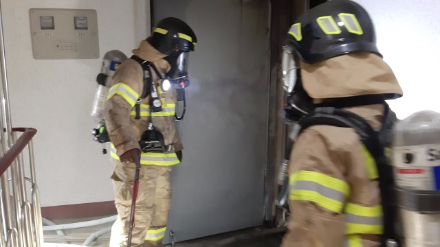 울산 아파트 화재...주민 1명 병원 이송 / YTN