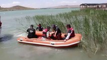Sivas Valisi Ayhan, Tödürge Gölü'nde botla gezdi