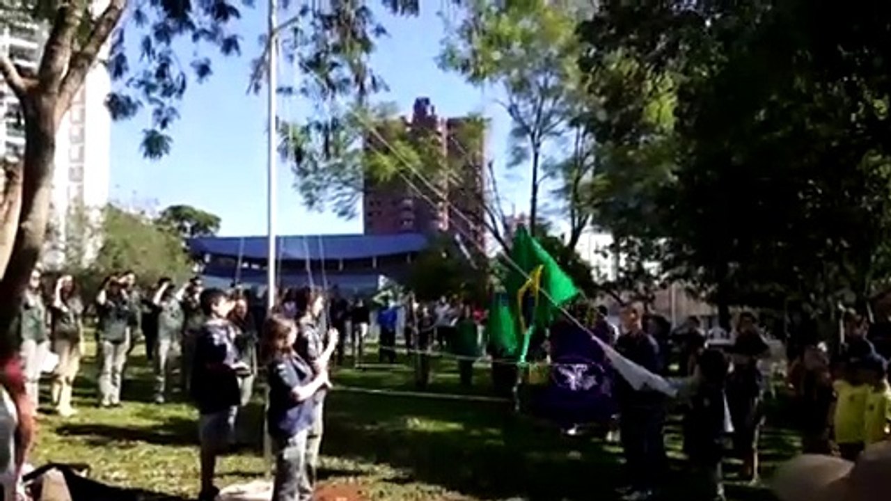 Escoteiros 'transformam' lacres de latas e tampinhas de garrafas em cadeiras de rodas