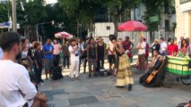 Artistas callejeros de Rio resisten prohibición de actuar en el metro