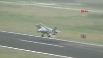 DHA DIŞ- Kuş sürüsüne çarpınca motoru duran savaş uçağı, bombaları piste attı