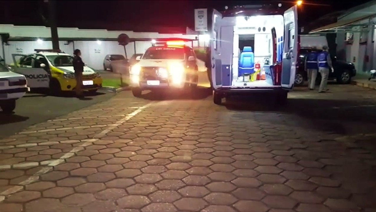 Homem é atendido por socorristas do Siate na Delegacia