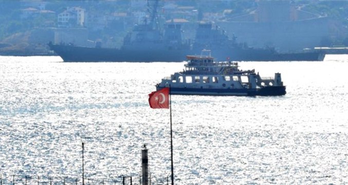 ABD Donanmasına ait savaş gemisi, İstanbul Boğazı'nı geçip Karadeniz'e girdi