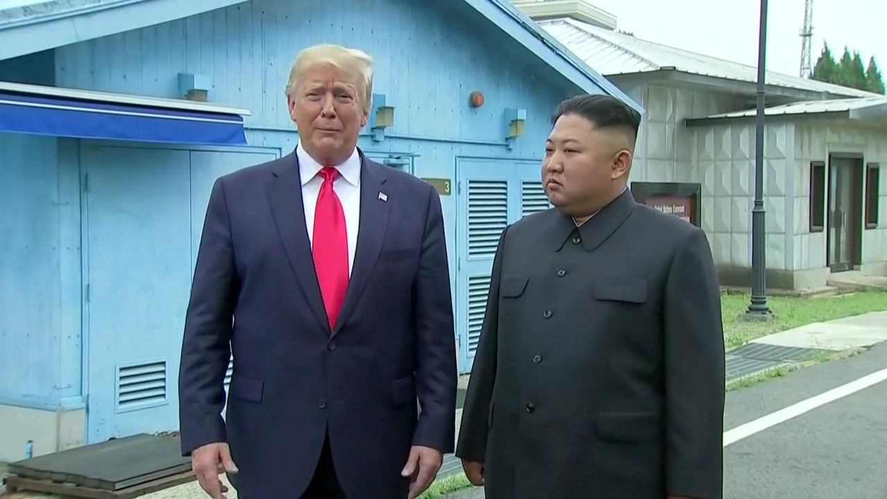 '역사적 DMZ 만남'에 깜짝 놀란 日 / YTN