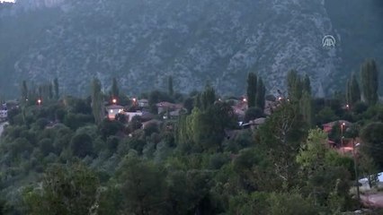 Otantik köy "film seti" köylüler "figüran" oldu