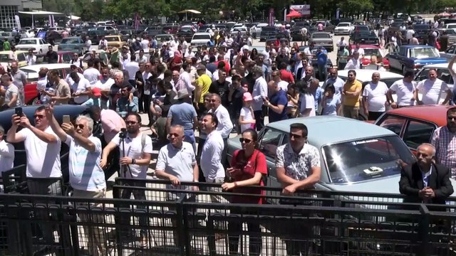 Klasik otomobil tutkunları Afyonkarahisar'da buluştu