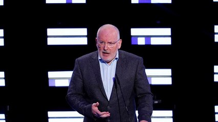Socialista Timmermans favorito para suceder a Juncker