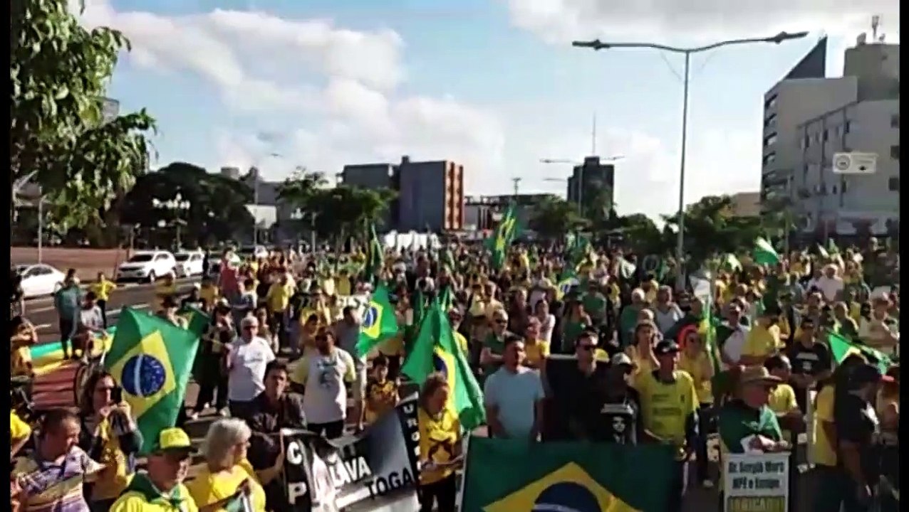 Cascavelenses realizam protesto em apoio ao Governo Federal