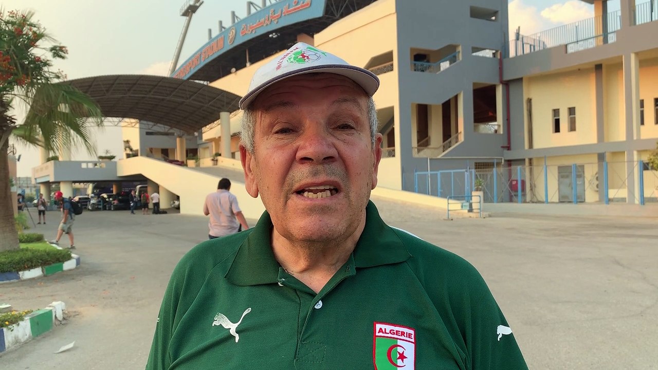 Ammi Abdelkader (72 ans) le doyen des suporters algériens en Égypte !