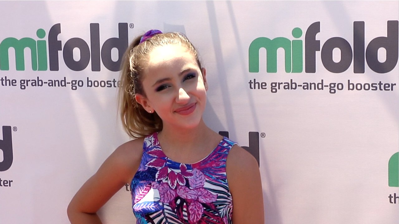 Ava Kolker "mifold Celebrity Fun Day" Red Carpet