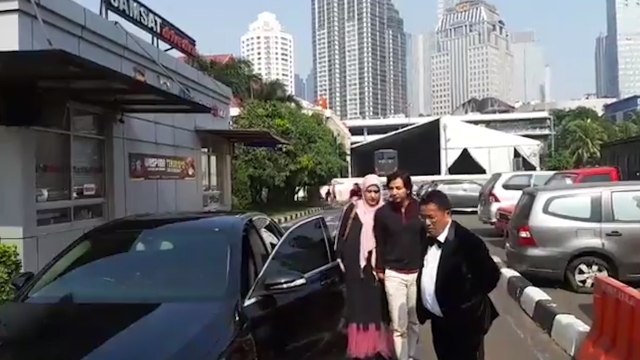 LIVE REPORT: Hotman Paris dan Fairuz A Rafiq Tiba di Polda Metro Jaya untuk Laporkan Galih Ginanjar