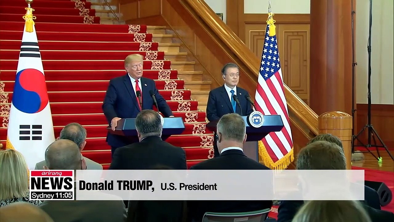 Leaders of N. Korea, U.S. meet at DMZ, Trump walks onto N. Korea soil