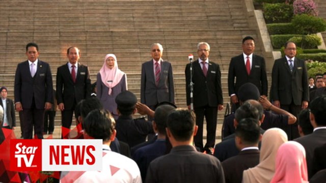 Dr M: Civil servants should be considerate and tolerant