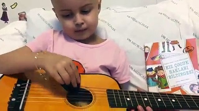 Öykü Arin doktorları için şarkı besteledi