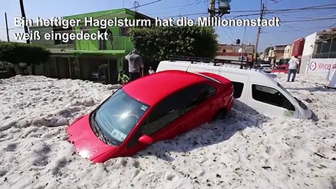 Mexikanische Stadt unter Hagel begraben