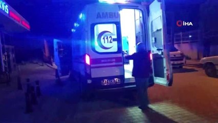 Otomobil traktöre bağlı römorklara çarpı: 2 yaralı