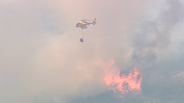 El incendio de Cadalso, contenido en su avance pero no controlado