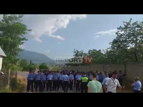 Report TV -Rama niset drejt Kukësit, militantët e PD i 'zënë' pritë tek Aeroporti