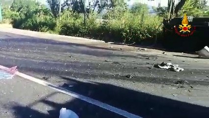 Télécharger la video: Avellino - Incidente mortale sulla vecchia Ofantina (30.06.19)