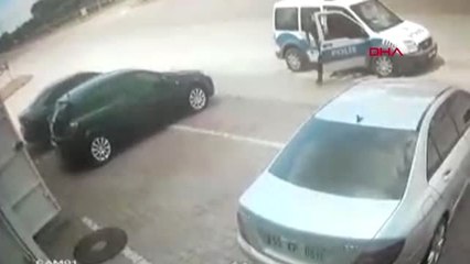 SAMSUN Polis otosuna otomobilin çarptığı kaza anı kamerada