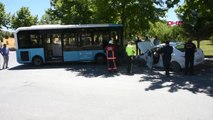 MALATYA Halk otobüsü, önce otomobile sonra uyarı levhası ile ağaca çarptı 7 yaralı