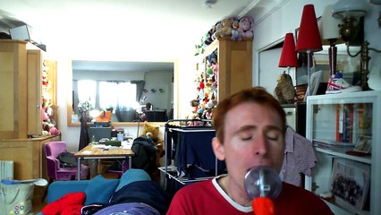 Wiwi égratigne "aloha mon amour" de Jean Nichol