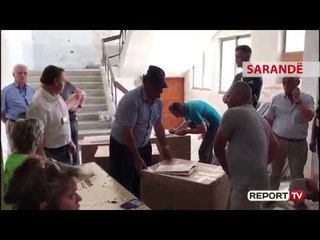 Report TV -Shpërndahen materialet e votimit nëpër Qendra Votimi, 7326 policë në terren