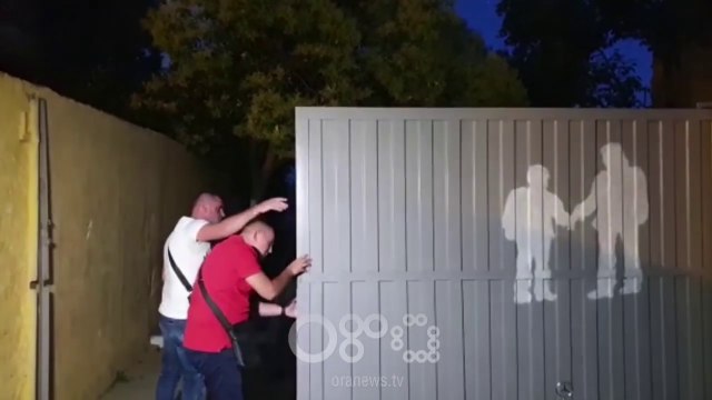 RTV Ora - Hapet me forcë shkolla “Pashko Vasa” në Shkodër