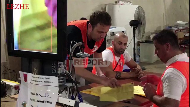 Report TV -Nis numërimi i votave në Himarë dhe në Lezhë
