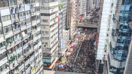 下载视频: Hundreds of thousands protest against extradition bill on 22nd anniversary of Hong Kong’s handover to China