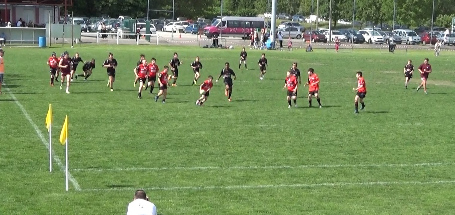 U12 (16)-  jeu en mouvement comportements observables ( jeu au pied- course du porteur de balle) .m2ts.MTS