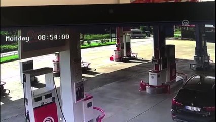 Minibüs ile tarım aracı çarpıştı: 1 ölü