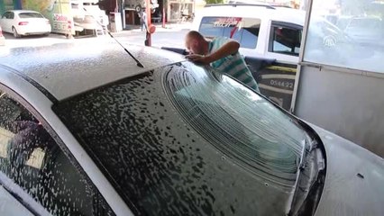 Oto yıkamacıdan "yüz güldüren" kampanya