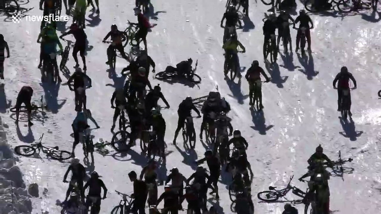 Riders caught in glacier pile up on France Mountain of 