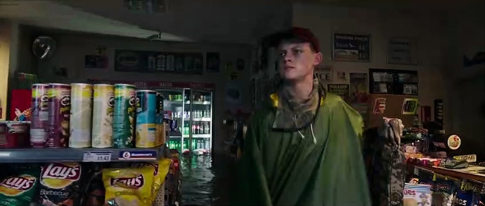 Predadores Assassinos | Clipe: Fique Fora D'Água | Paramount Brasil