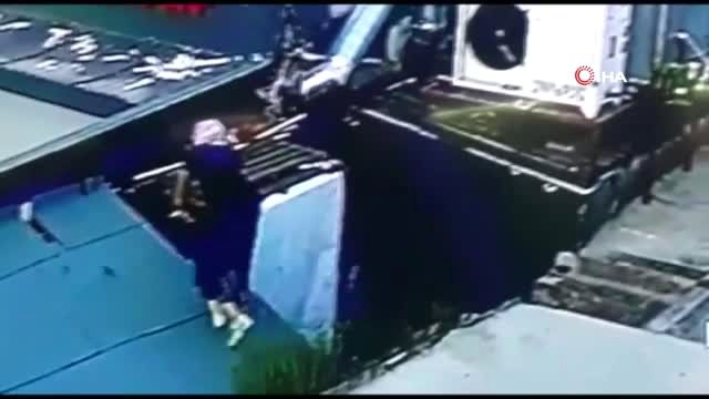 - Kadın kıyafeti giyen erkek hırsız kamerada