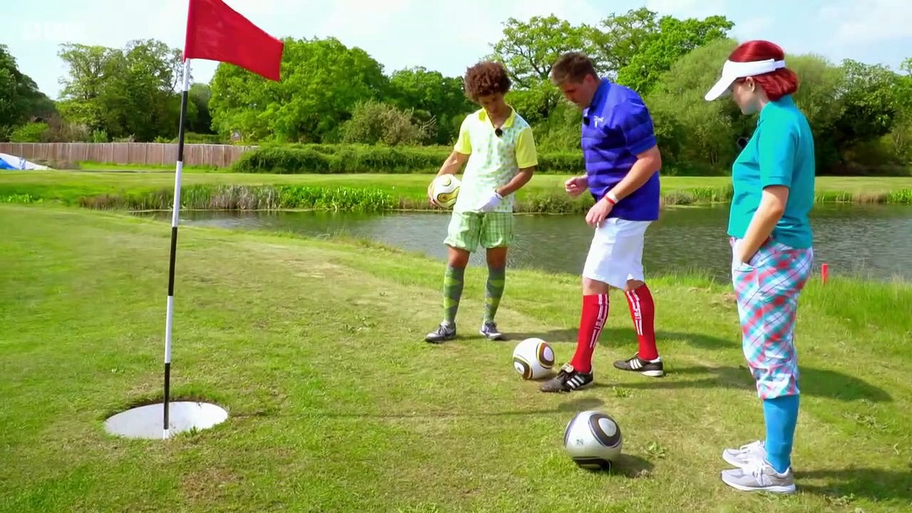 Blue_Peter_Bite-s04e12-Foot_Golf