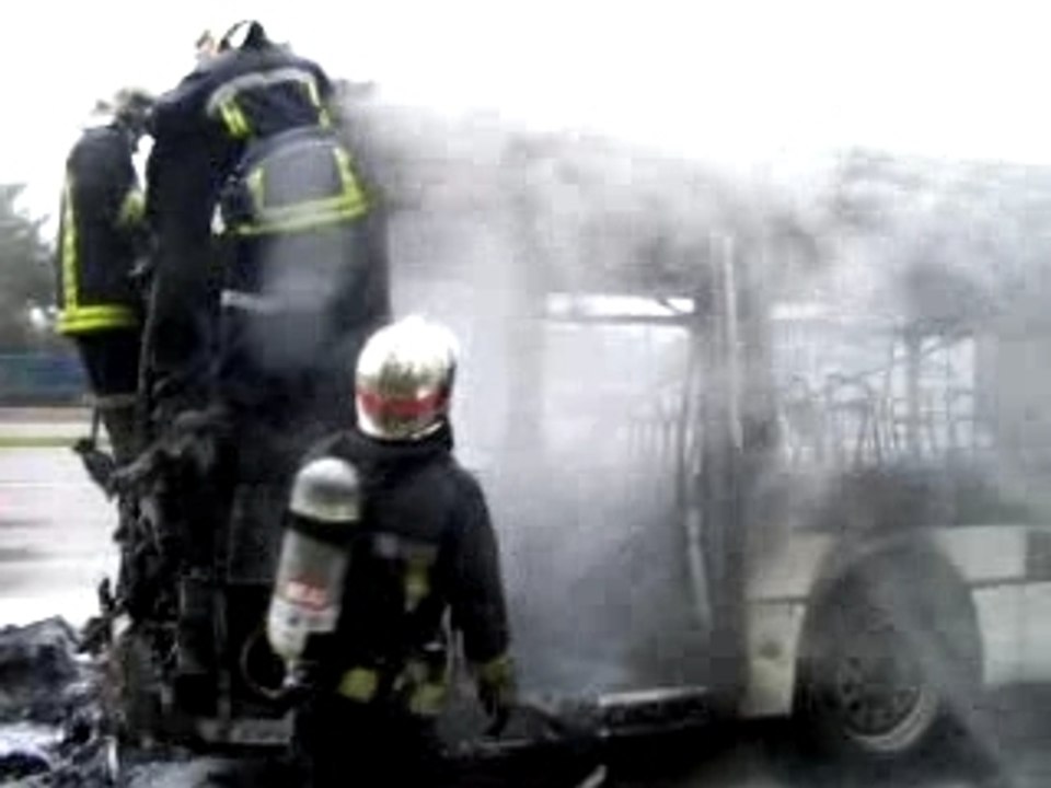 Incendie bus la bastide
