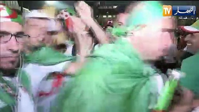 فرحة أنصار الخضر بمصر بعد الفوز على منتخب تنزانيا