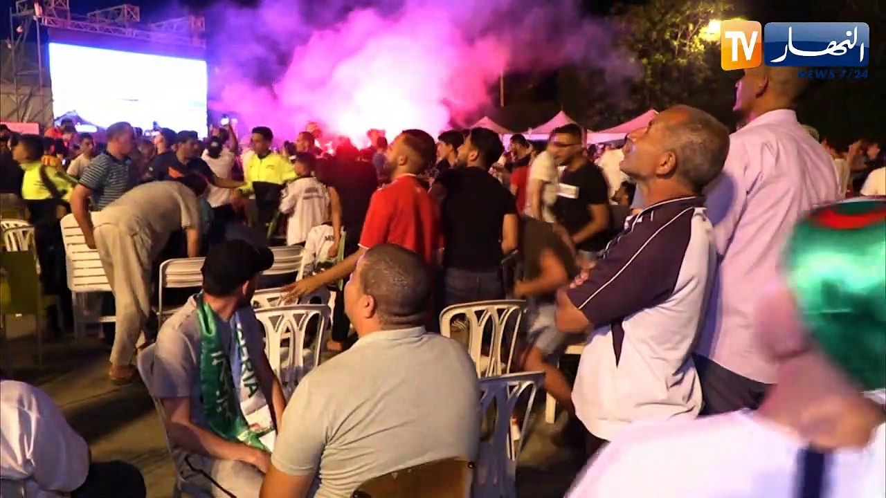 فرحة عارمة لأنصار الخضر بالجزائر بعد الفوز في ا...