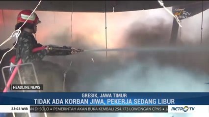 Gudang Tekstil di Gresik Hangus Terbakar