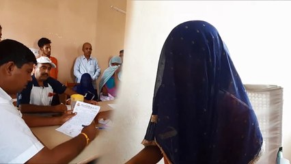 देखिए क्या हुआ जब जान जोखिम में डालकर भाग गई लड़की, 30 फीट की ऊंचाई से लगाई छलांग