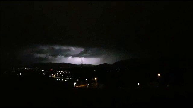 Orages sur la vallée de l'Arve et les Aravis, vus de la Suisse (01/07/2019)