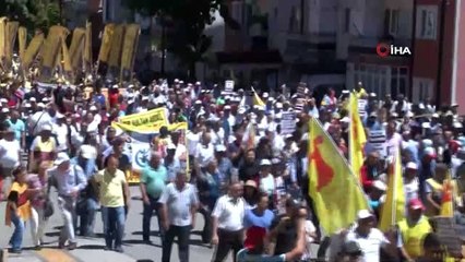 Madımak olayının yıl dönümünde yüzlerce kişi Sivas'ta bir araya geldi