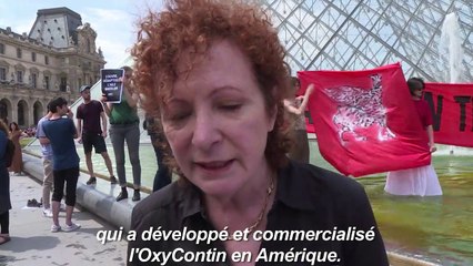 Manifestation contre le financement du Louvre par les Sackler