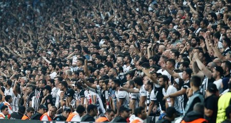Beşiktaş tribünlerinden Orhan Ak'a sert tepki!