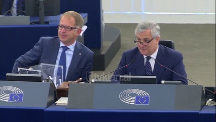 Deputetet e Brexit refuzojnë himnin e BE