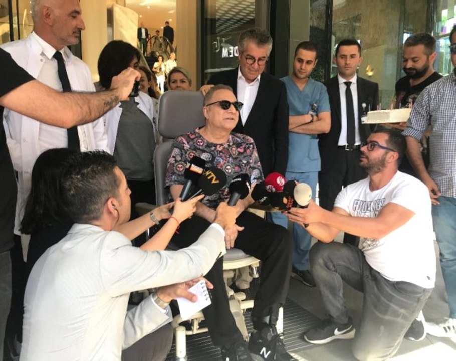 Ünlü şovmen Mehmet Ali Erbil taburcu oldu