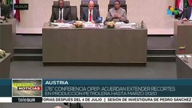 OPEP acuerda extender recortes en la producción de petróleo