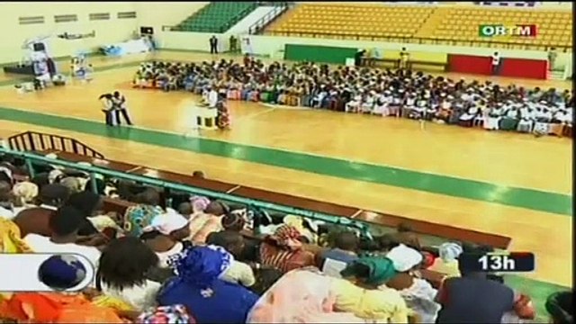 ORTM/Remise de kits d’installations à plusieurs femmes Maliennes par les membres de l’ONG AGIR